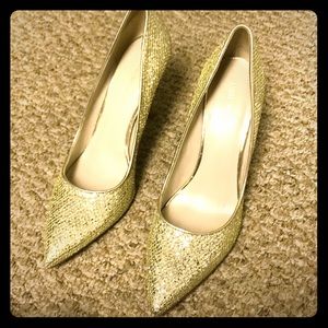 Nine West Champagne/Gold Heels